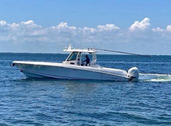 35' Boston Whaler 2015 Yacht For Sale